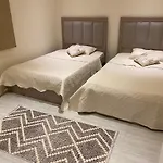 شقة بمدخل خاص La Village
